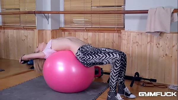 Gym fuck babe Alice Marshall works out her tight teen pussy with a sex toy