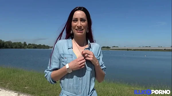 Carlie, belle coquine, veut de la sodomie avant tout