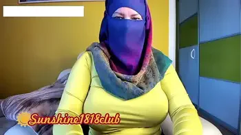 Middle East Hijab Muslim Arabic girl with big tits on cam recording November 2nd