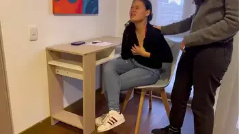 Quiero follarme a la niñera, me tiene caliente el coño!!