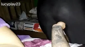 Cachondas mejores amigas lo hicieron por primera vez y ahora no paran de follar