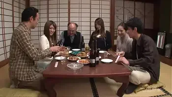 美魔女が集う町内会の慰労会  出演: 姫川きよは 沢村れいか 真中陶子  1