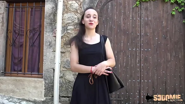 Amandine et Marie se partagent une bonne bite