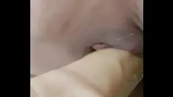 Olgun türk hatun dildoyu sulanmış amcigina enfes alıyor