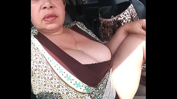 In the truck look my pussy