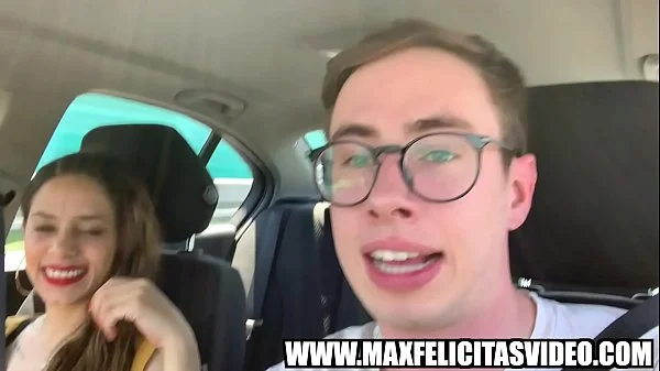 MYLA ELYSE SCOPATA FORTISSIMO IN UN LETTO COME UNA TROIA E POI SBORRATA OVUNQUE DAL TORO MAX FELICITAS