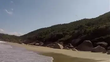 Fomos aprontar na praia com desconhecidos