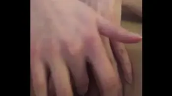 Я вставляю в свою волосатую писю тампон во время месячных. Русское порно с разговорами