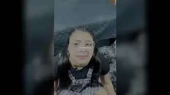 Dos corridas masivas en la cara de mi hermanastra estudiante, a cambio de ayudarle con su tarea!