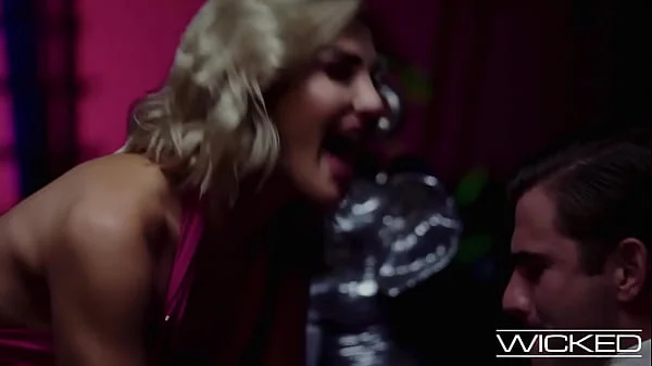 Wicked - Blonde Babe Seduces , Gets Fucked, Squirts N Shake