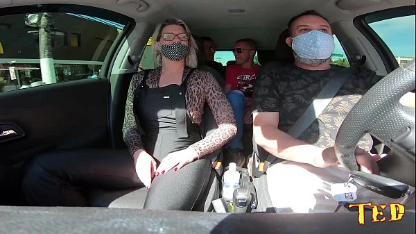 Katharine Madrid entra no carro e participa da carona do Ted #28 - Tony Tigrao - Vagninho