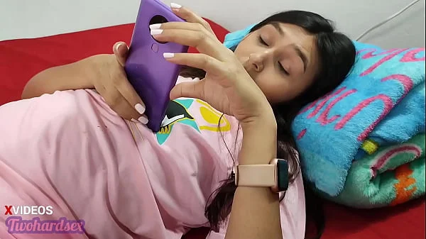 I my stepdaughter so that we can fuck while my wife is not at home, she accepts, she gives me a blowjob but my wife arrives and we don't continue!!