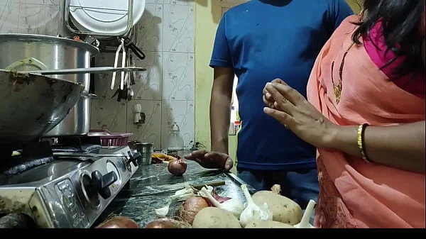 १८ साल की फूल जैसी लड़की को उसके हरामी जीजा ने अपने बीबी के सामने चोद चोद कर रुला दिया