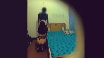 Vaya sorpresa... ella dice: para Halloween me voy a disfrazar de puta... Y LO CUMPLE