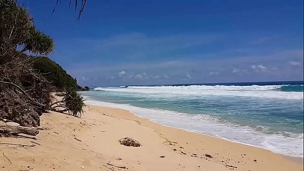 Body fruit paint n Butt plug flashing on Oceanic Beach