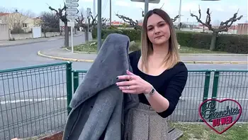 Alice, une secrétaire coquine de 30ans