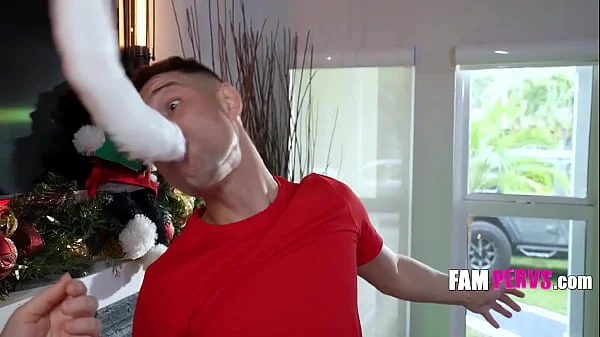 Shoved A Buttplug In Step Mom's Ass & It Unlocked Something Inside Her - FamPervs