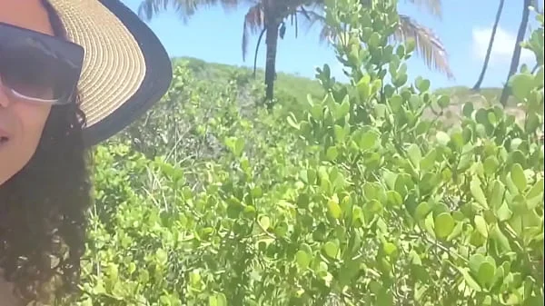 Fui na praia de nudismo chupara a rola grande do negão safado