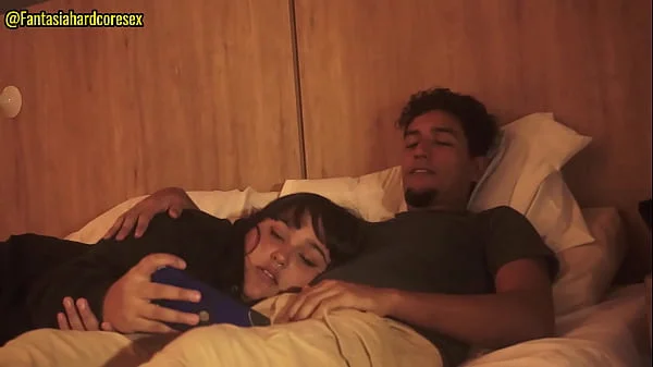 Mi hermanastra se traga mi pene despues de ver una peli casi nos descubren FANTASIAHARDCORESEX