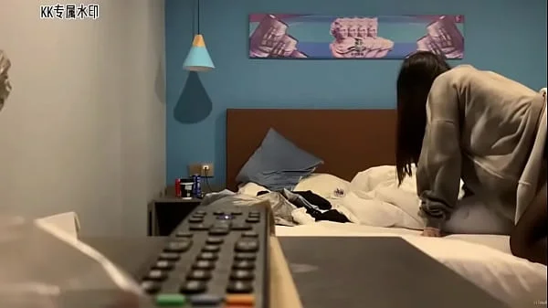约炮K神，真实约炮极品长腿御姐，疯狂抽插黑丝蜜桃臀，淫水四溅，超刺激