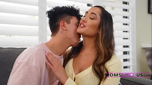 Stepmom Wants My Dick Meat For Dinner