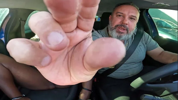 Nicoly Carioca veio a São Paulo e fez Ted passar o maior sufoco durante a carona