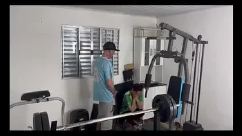 Patrão fode sua funcionária por promoção