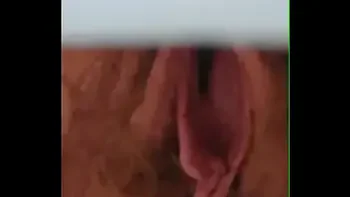 Oma zonder slipje onder jurk