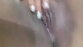 Novinha se masturbando