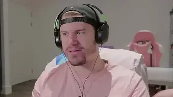 I Took A Peek Inside The Bathroom And I Don't Regret It (Summertime Saga) [Uncensored]