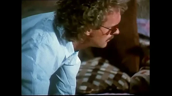 Very hot milf strech her pussy - (The unforgettable Vintage porn in Full HD Restyling)