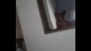 Por primera vez una verga diferente a la de mi marido entra en mi culo. Esposo cornudo graba mientras el uber le rompe el culo bien duro a su esposa. Ya quiero una DP anal.