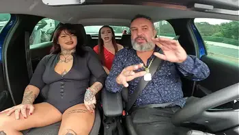 Luizza Saito na sua primeira vez pintou o sete dentro da carona chupou e sentou