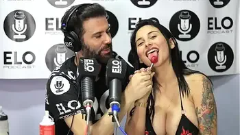 Entrevista con Elo Podcast termina con muchas preguntas picantes que me exitan jenifer play