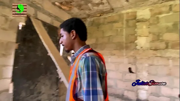 THE HOUSE AGENT AND THE BUILDER SEXUALLY ATTRACTED TO THEMSELVES