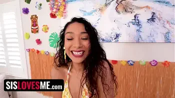 A Butt Plug Isn’t Enough for This Horny College Girl in Hawaii