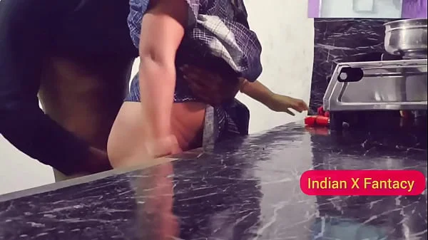 प्लीज अभी नहीं चोदो कोई आ जायेगा।भाभी को कीचन में जबरदस्ती चोदा