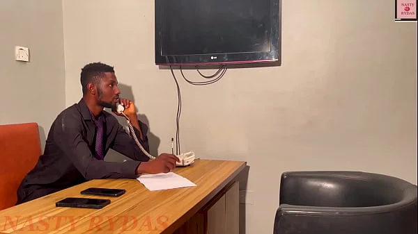 EROTIC STUDENT SEDUCES TEACHER IN THE CLASSROOM AND SHE GOT A MASSIVE HARDCORE SEX IN HIS OFFICE.    UNE ÉTUDIANTE ÉROTIQUE SÉDUIT UN PROFESSEUR DANS LA SALLE DE CLASSE ET ELLE A OBTENU UN SEXE HARDCORE MASSIF DANS SON BUREAU.