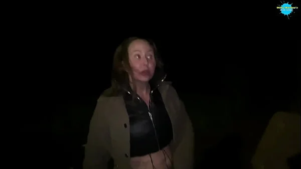 Street Girl flashing