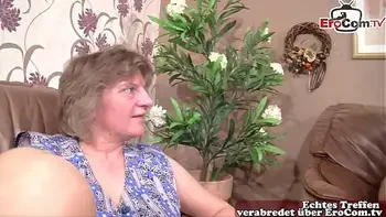 Deutsche Oma cuckold guckt stief enkel paar beim ficken zu