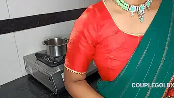 कोमल ने अपने दूध का चाय ससुरजी को पिलाया