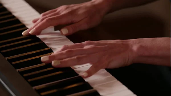Talented Pianist Kitana Lure Turns Rehearsal Into Rampant DP Fucking GP2711