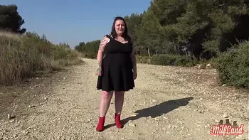 Jade et Sandy, deux coquines dans une partouze Part 1