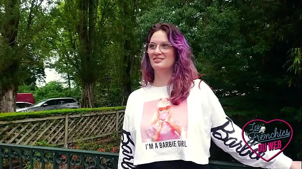 Malicia, une coquine avec une grosse poitrine