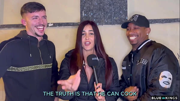 Andrea Lux entrevista a dos chicos en la calle y se los folla en el hotel