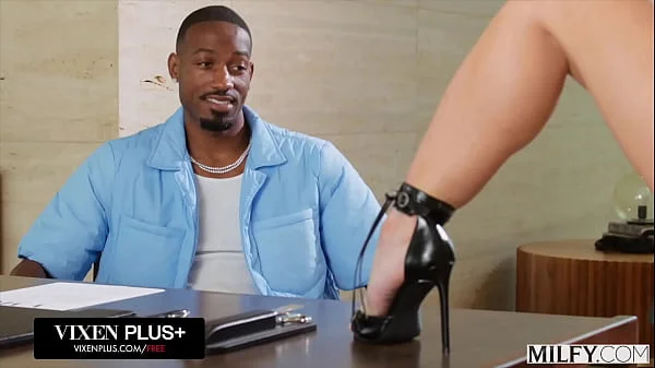 MILFY Anal-Crazy Blonde MILFs Bunny Madison & Alexis Malone Share A BBC