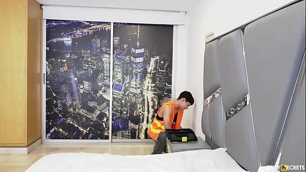 I FUCK MY BOSS'S STEPDAUGHTER BEHIND HIS BACK