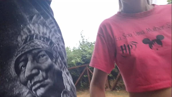 Punheta para safada que passava em público!