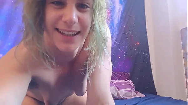 Hairy, big clit, natural tits, pumped pussy... a little bit of everything