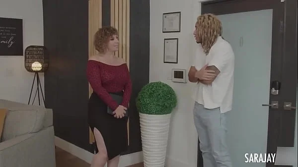 Prime Real Estate! Thick MILF Sara Jay Gets Dicked By Derek Savage!